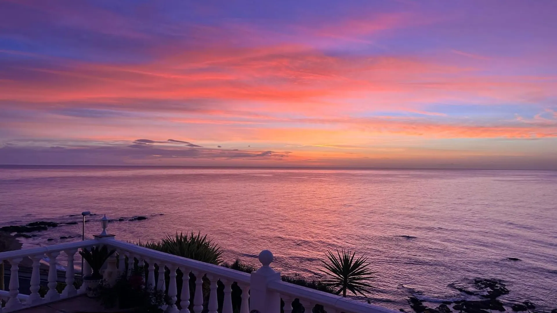 Charming Townhouse In El Faro, Spain, Stunning Sea View & Community Pool Villa Fuengirola